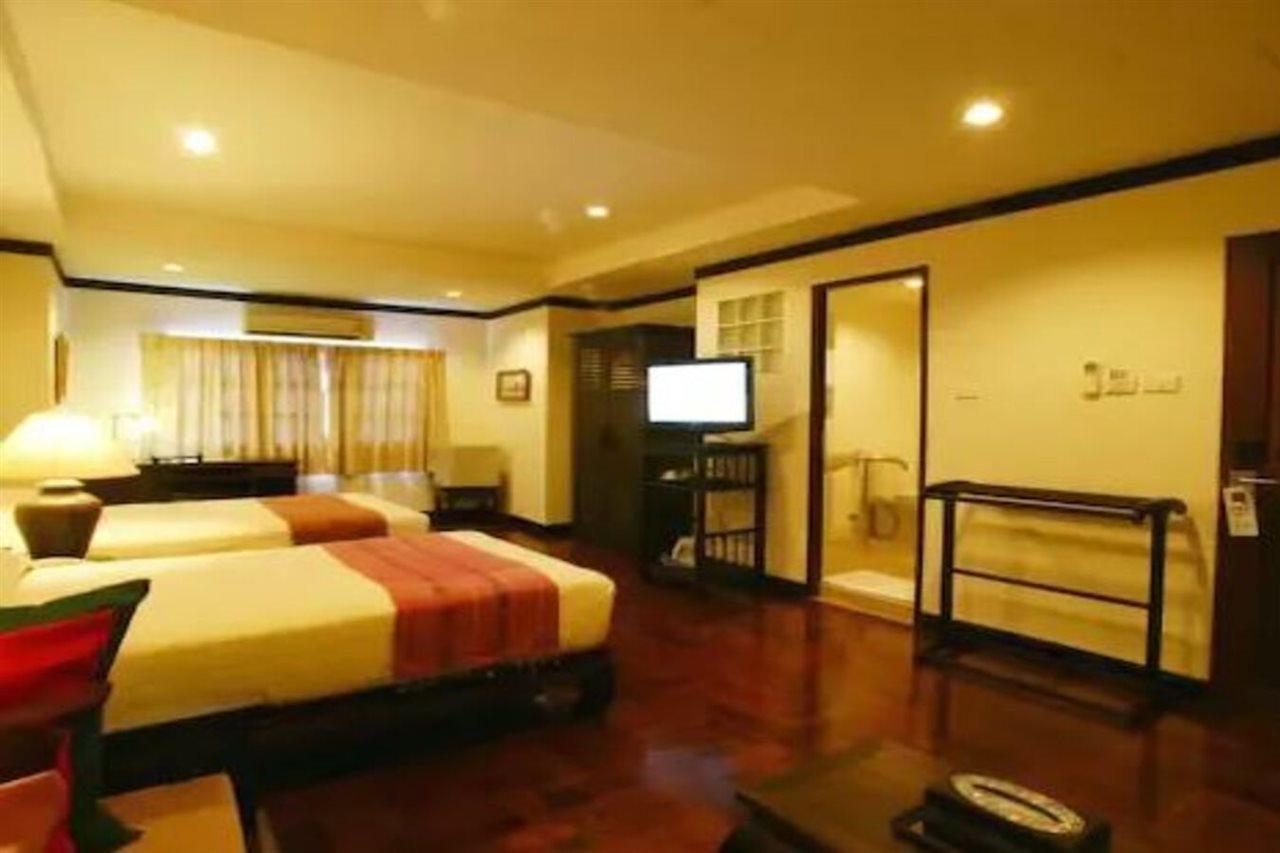 Cucumber Inn Suite Патая Екстериор снимка
